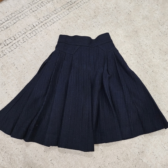 CHANEL Navy Flowy Short/Skirt - Picture 7 of 10